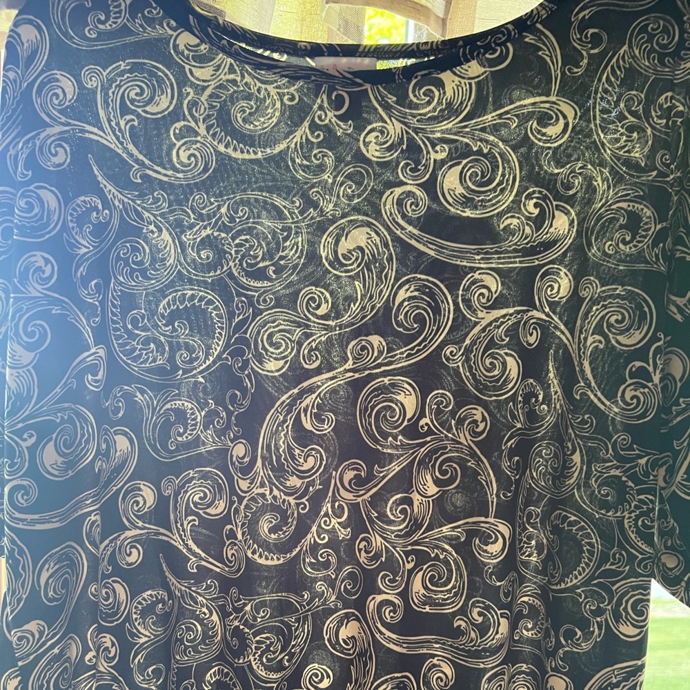 LuLaRoe top